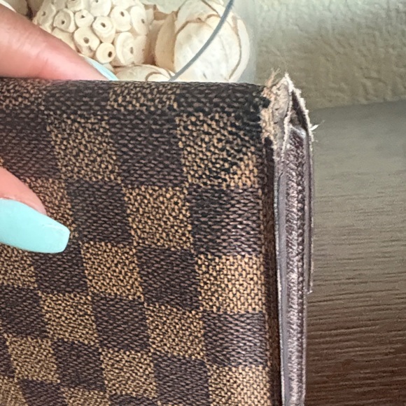 Louis Vuitton Damier Ebene Trifold
Wallet - Made in France - Picture 3 of 11